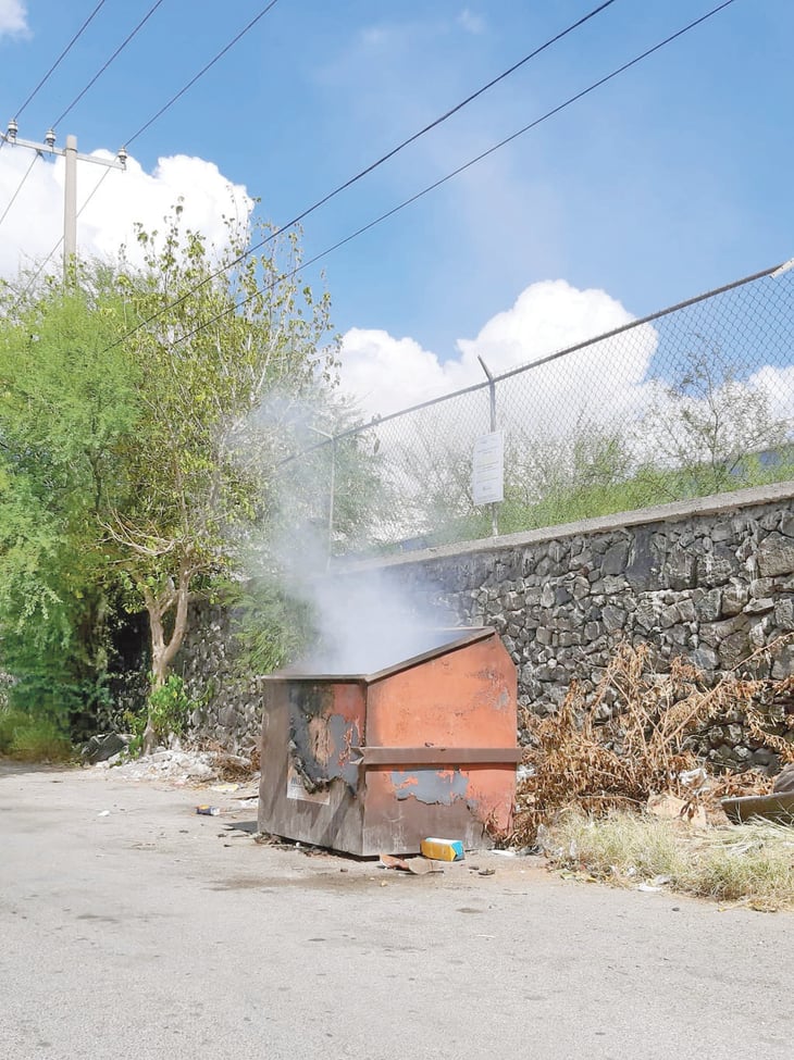 Ciudadanos recurren a quemar basureros generando daños