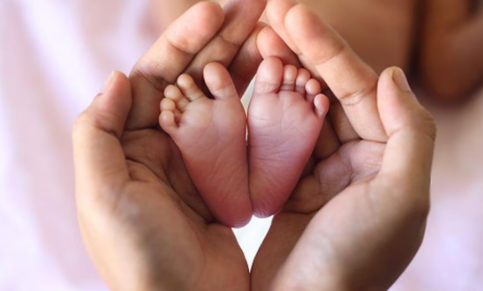 Policía investigará muertes de docenas de bebés en hospitales de Inglaterra