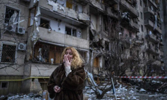 Ucrania sufre otro bombardeo masivo en Kiev y promete seguir la contraofensiva en otoño