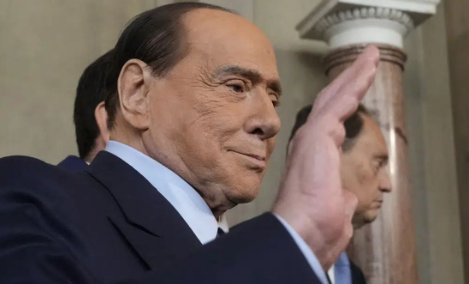 Hijos de Berlusconi aceptan el reparto de su herencia multimillonaria; los mayores controlarán el imperio