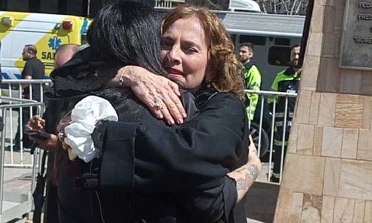 VIDEO: En Chile, Mon Laferte se encuentra con Beatriz Gutiérrez Müller, esposa de AMLO