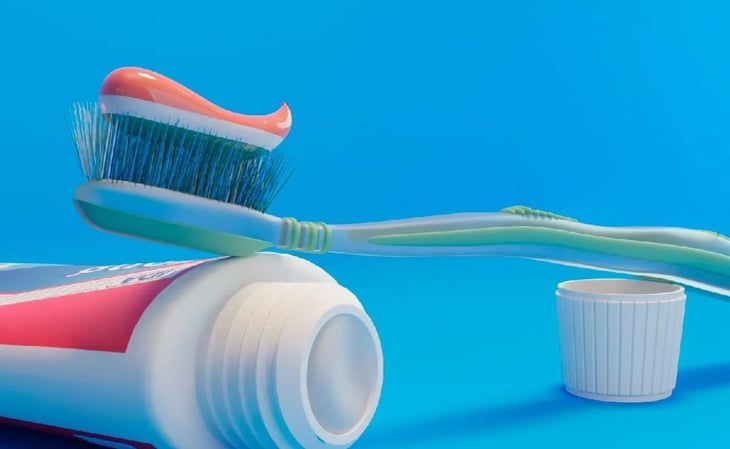 Esta es la poderosa razón para no guardar tu cepillo de dientes en el baño