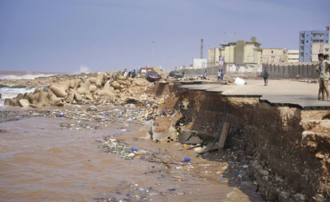 Reportan más de 2 mil 300 muertos por inundaciones en Libia