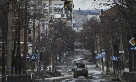 Ucrania afirma que recuperó un pueblo cercano a Bajmut, ocupada por los rusos