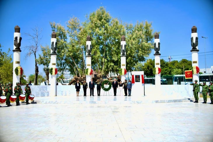 Las autoridades civiles y militares conmemoran en Torreón el acto heroico de los Niños Héroes de Chapultepec