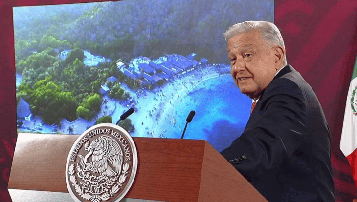 AMLO anuncia que casas de descanso presidenciales en Acapulco y Cozumel se entregarán a Fuerzas Armadas