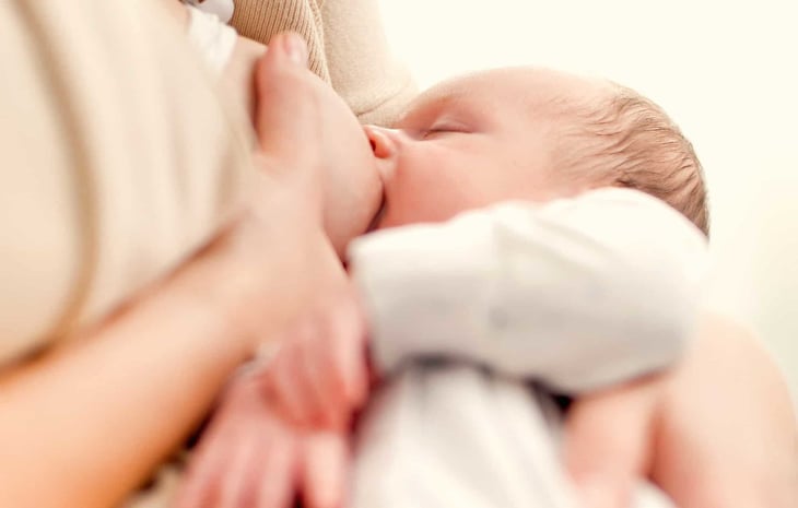 La leche materna impulsa un microbioma más saludable en los recién nacidos, afirma un estudio
