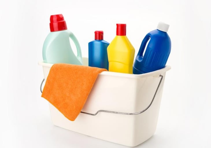 Detectan cientos de sustancias volátiles peligrosas en productos de limpieza del hogar