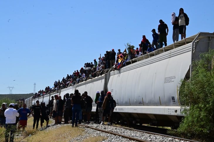 El Clima ayuda a la población migrante que busca llegar a la frontera de Coahuila para solicitar asilo