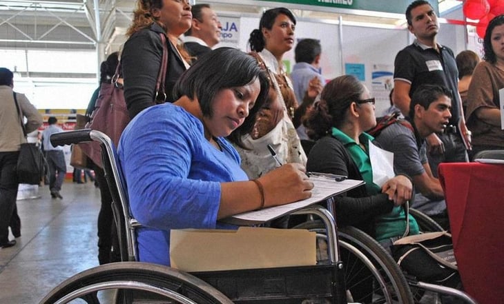 Avanza reforma que obliga a empresas a contratar personas con discapacidad