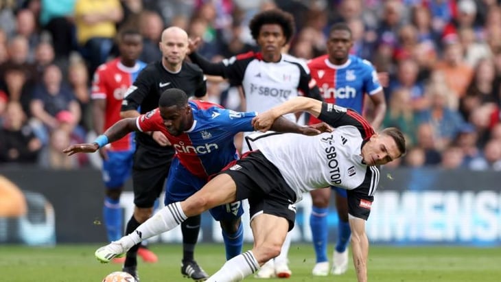Raúl Jiménez sigue sin anotar en el empate del Fulham ante el Crystal Palace (0-0)