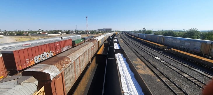 Ferromex pone 'candado' a los  migrantes; no recibe trenes del sur