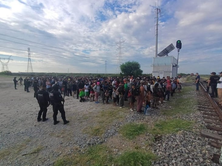 Más de 500 migrantes llegaron a PN durante el domingo; todos cruzaron a Eagle Pass