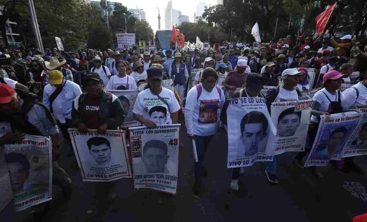 Acuden 5 mil asistentes a marcha de Ayotzinapa