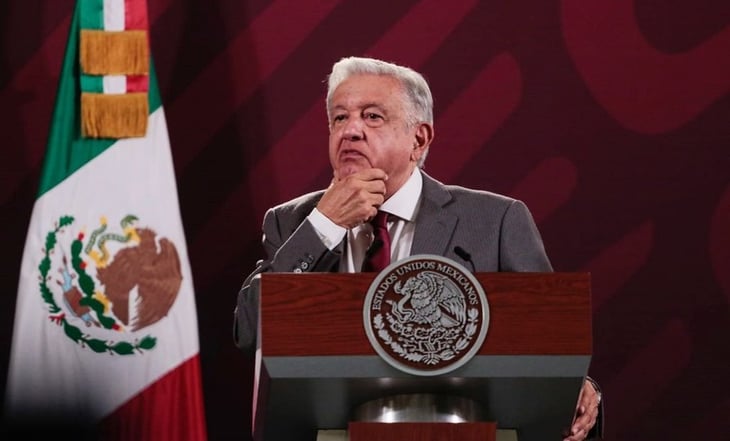 AMLO llama a los mexicanos a no dejarse 'apantallar' ante un 'bombardeo' en su contra