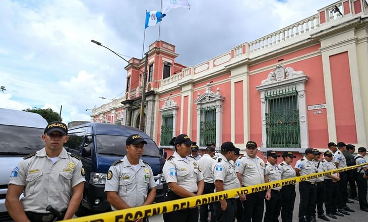 Fiscales 'secuestran' actas electorales que registran la victoria de Bernardo Arévalo en Guatemala
