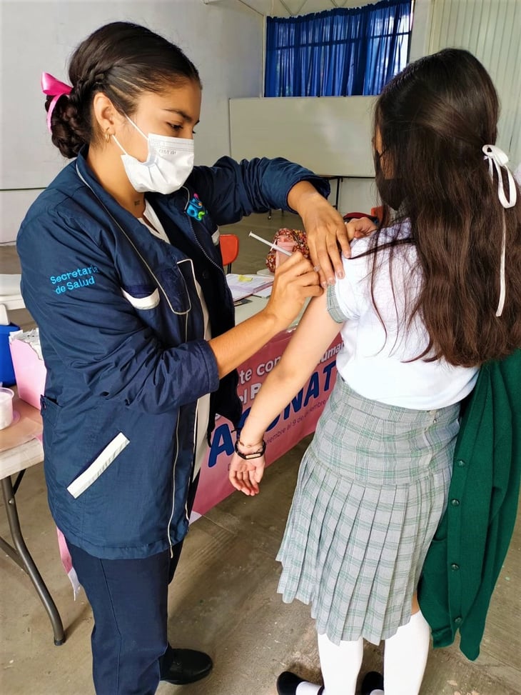 Vacuna contra VPH en escuelas se aplica en 85 por ciento de alumnas