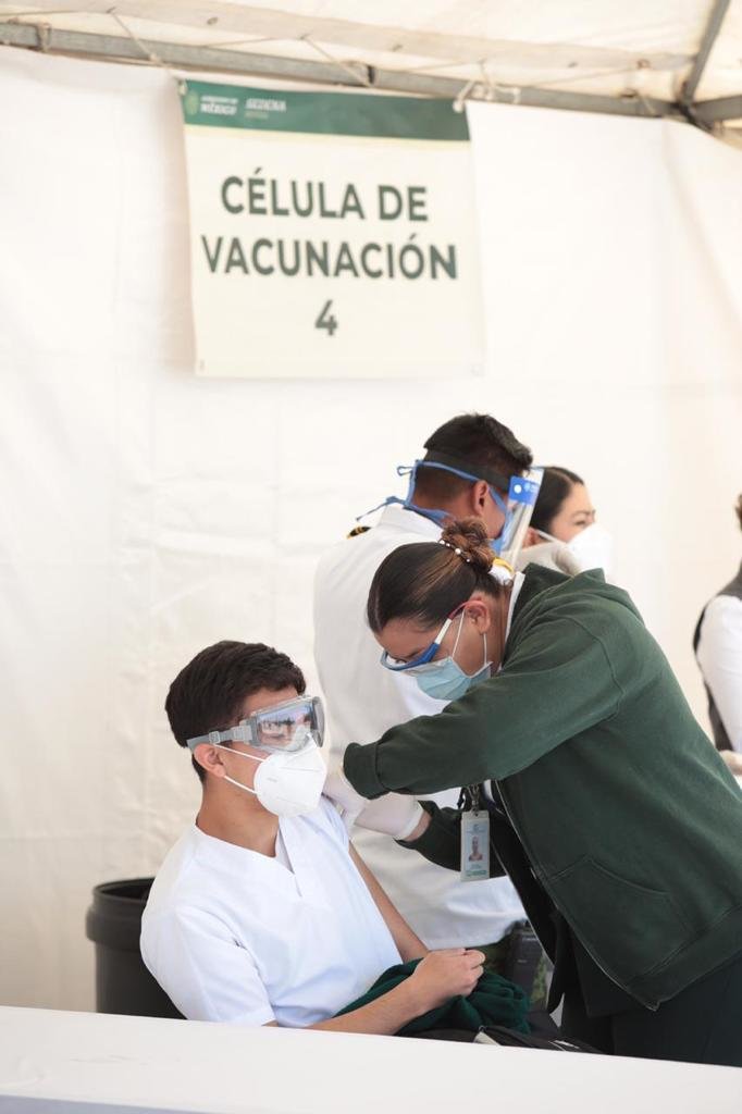 Primera etapa de vacunación contra la influenza es para personal de salud 