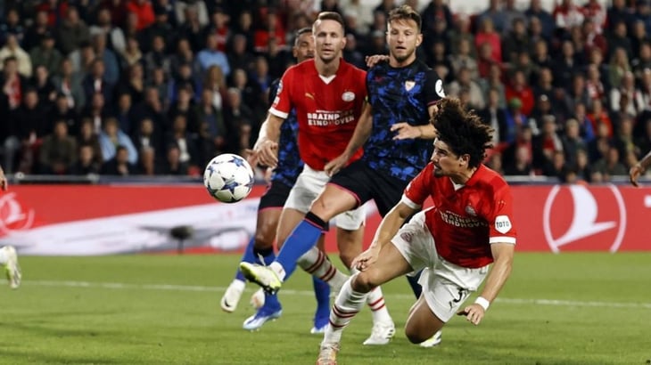 PSV y Lozano logran agónico empate con el Sevilla