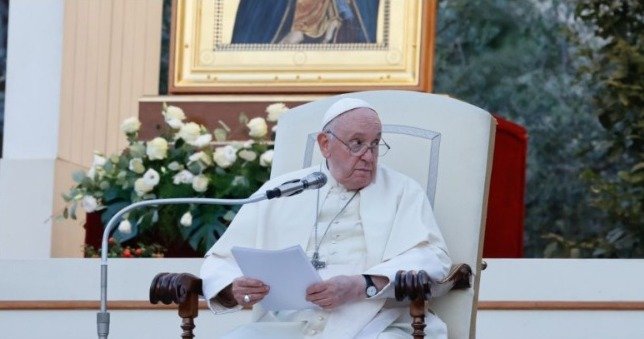 El papa Francisco advierte de las consecuencias del cambio climático en el mundo y arremete contra negacionistas