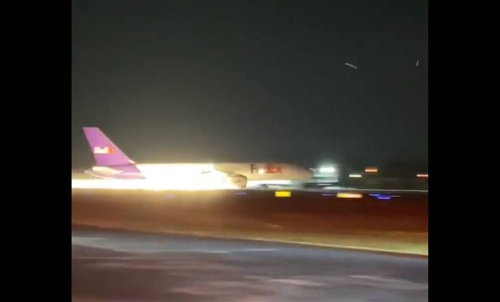 ¡Aterrizaje forzoso! Avión de FedEx se sale de la pista en aeropuerto de Tenneesse