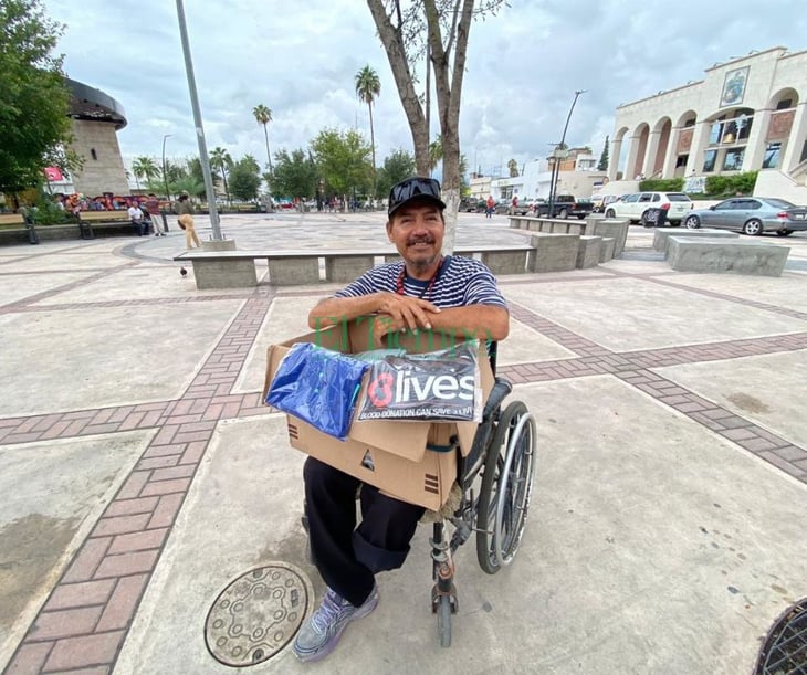 Moisés: la gente no trae dinero pero por mi discapacidad yo hago la lucha de vender 