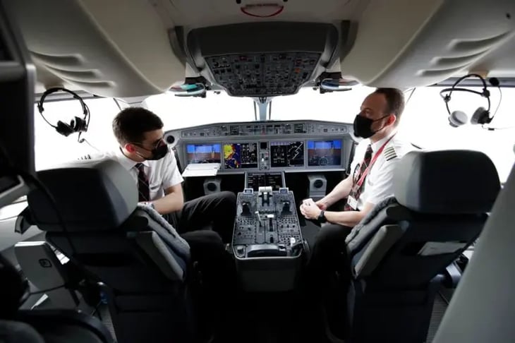Los pilotos de avión sufren más problemas de sueño y mayor riesgo de cáncer