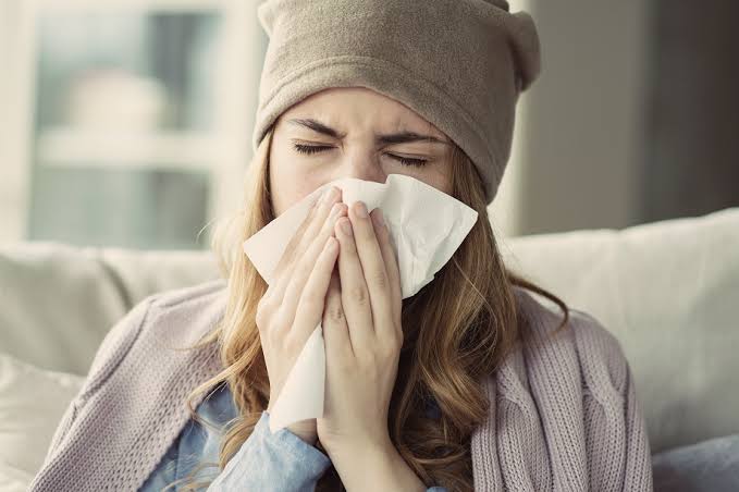Un nuevo estudio alerta sobre los 'resfriados prolongados'. ¿Qué son?