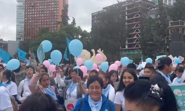 Marchan por la mujer y la vida del Monumento a la Revolución a la Alameda