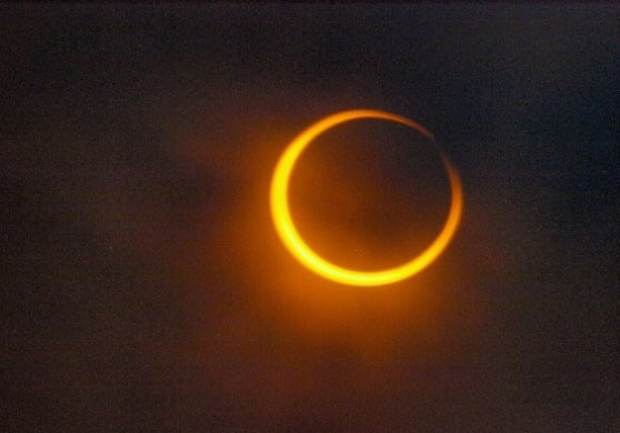 ¿Cómo puedo hacer gafas para ver de forma segura el eclipse solar del 14 de octubre de 2023?