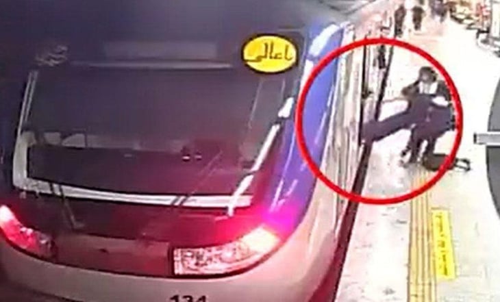 Acusan a Policía de la moral de Irán de dejar en coma a una adolescente tras golpearla por no usar velo