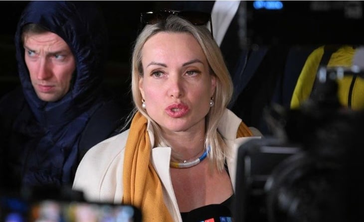 Francia investiga presunto 'envenenamiento' de periodista rusa que protestó contra la guerra en Ucrania