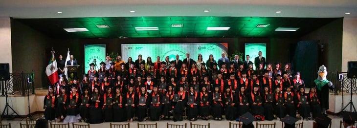 Gradúan 410 nuevos profesionistas de la UTNC 