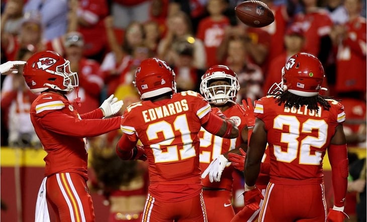 NFL: Chiefs consigue su quinta victoria gracias a la conexión Mahomes-Kelce