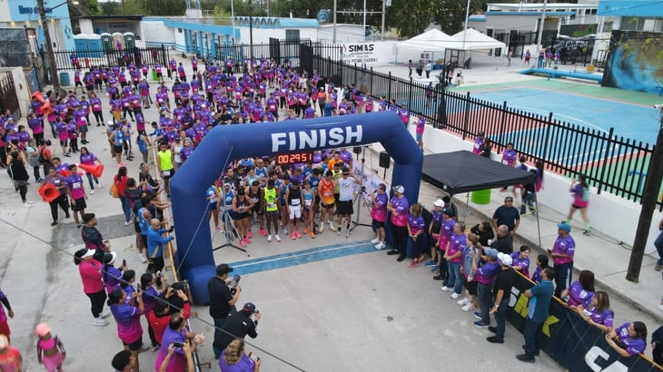 Participan más de mil corredores en la carrera del agua en Acuña 