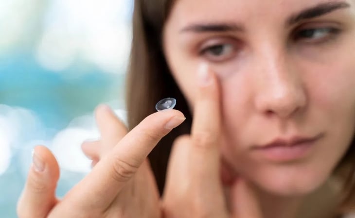 ¿Cómo evitar complicaciones por usar mal los lentes de contacto?