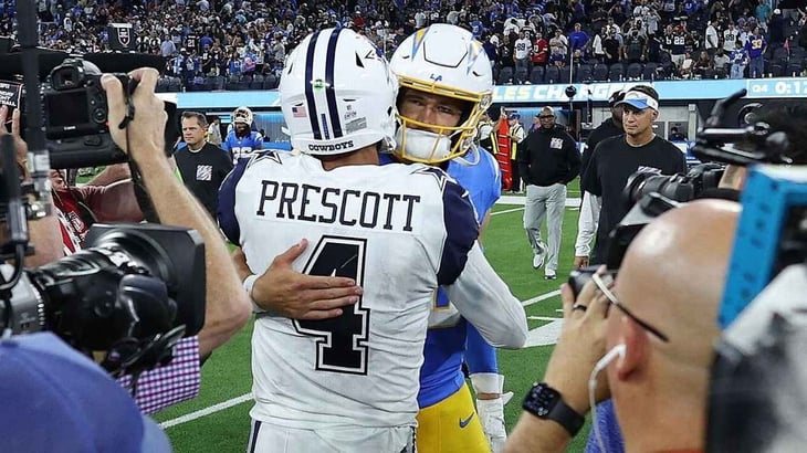 Triunfo de Cowboys sobre Chargers retrata contrastes entre quarterbacks