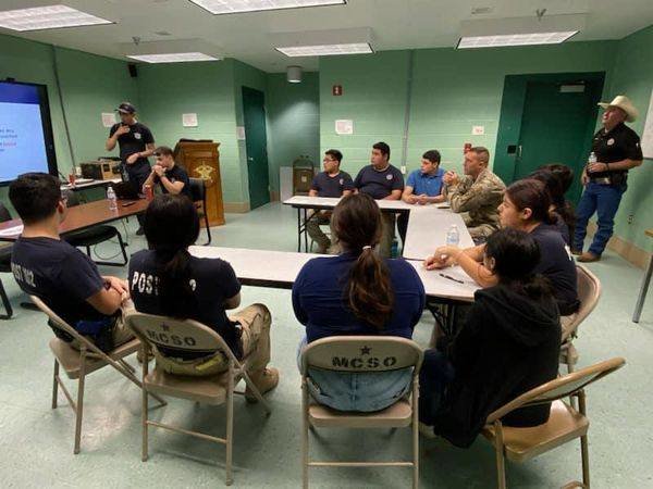 Exploradores del Sheriff reciben cursos de primeros auxilios 