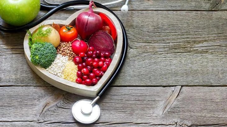  Espaciar comidas podría aumentar sobrevida tras insuficiencia cardiaca