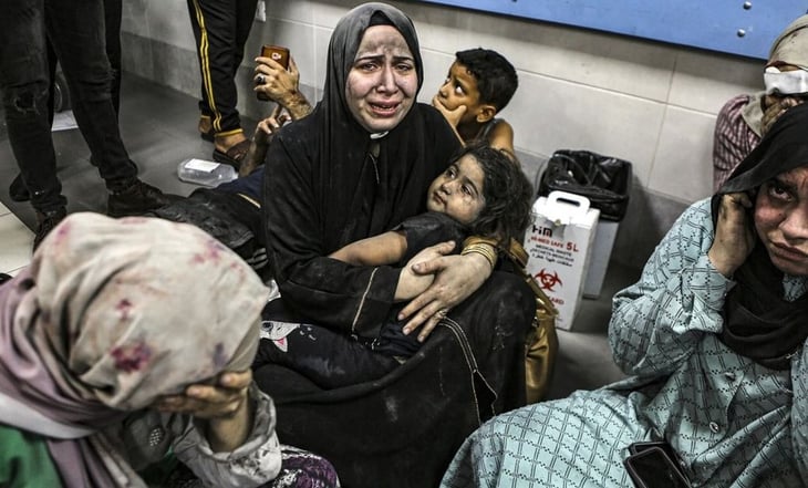 Médicos en Gaza intentan salvar a sobrevivientes de hospital mientras crece la ira en Medio Oriente