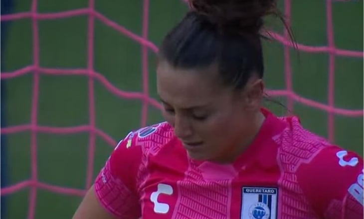 Portera del Querétaro rompe en llanto tras ser goleada por el América Femenil