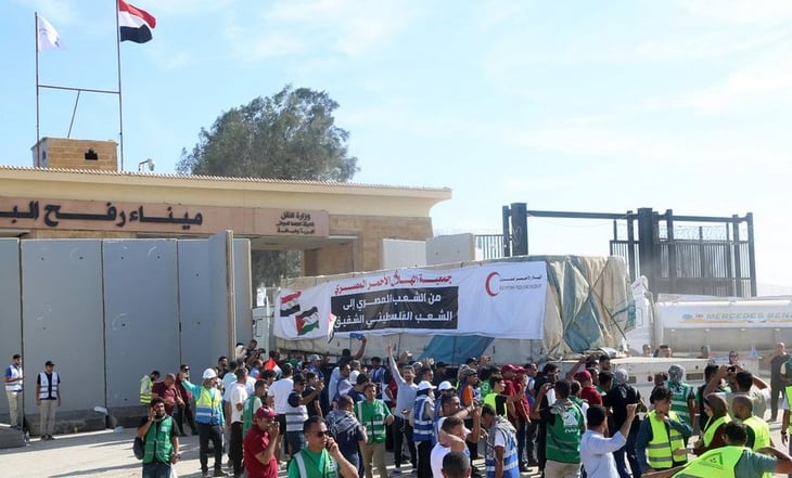Abren el paso de Rafah y entra primer convoy de ayuda a Gaza; ONU pide 'alto el fuego humanitario'