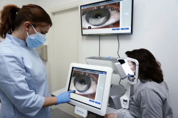 Del estrés a las pantallas: hábitos que afectan a la salud ocular y cómo evitarlos