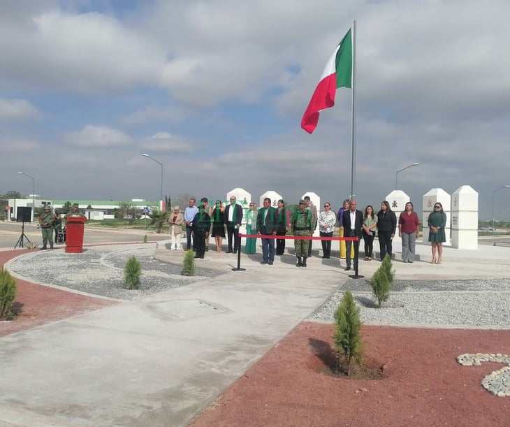 Niños Héroes son honrados con un monumento en 105 Batallón