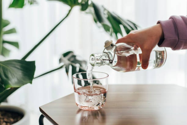 ¿Por qué deberías tomar un vaso de agua antes de una conversación importante?