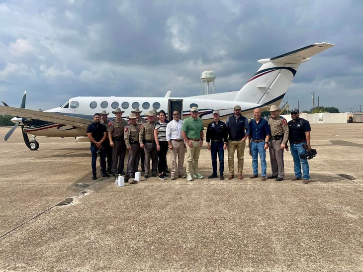 Grupo de congresistas de Texas visitan Eagle Pass 