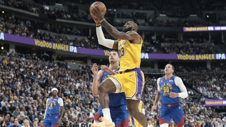 Los Denver Nuggets celebran su primer título de la NBA al derrotar a Los Angeles Lakers