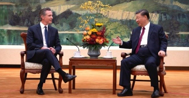 El gobernador de California se reúne de imprevisto con Xi Jinping; abordan temas como cooperación y fentanilo