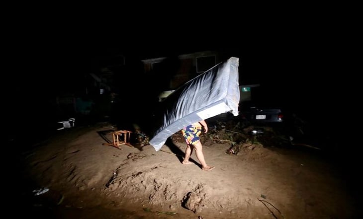 Tres mujeres narran cómo vivieron el paso del poderoso huracán 'Otis' por Acapulco