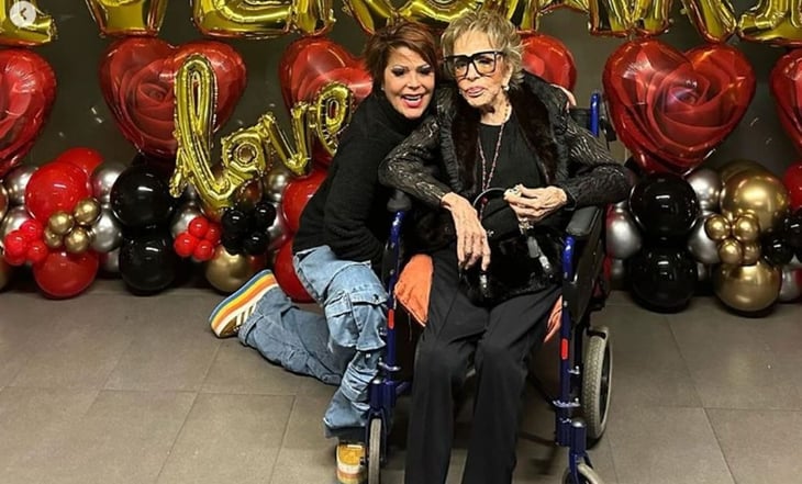 Alejandra Guzmán celebra 35 años de carrera junto a su madre Silvia Pinal como invitada de honor